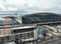 В Москве закрыты аэропорты: ПВО пытается отбиваться от дронов