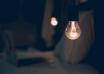 Світло за графіком: у Києві й на Київщині вводять погодинні вимкнення