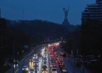 Як у Києві відключатимуть світло 24 жовтня: ДТЕК оприлюднив графіки
