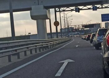 Оккупанты запретили появляться на Крымском мосту  электрокарам