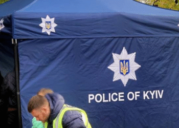 Майже сотня звернень після вибухів: поліція Києва розгорнула пункти допомоги
