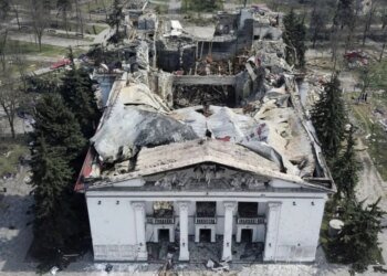 Россияне открывают театр на костях погибших: в Мариуполе готовятся к премьере