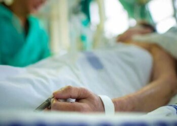 Британский врач объяснила, что происходит с человеком перед смертью