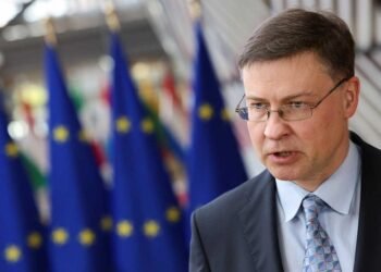 ЕС просит партнеров помочь поддержать Украину в первом квартале 2026 года, пока блок согласует механизм дальнейшего финансирования.