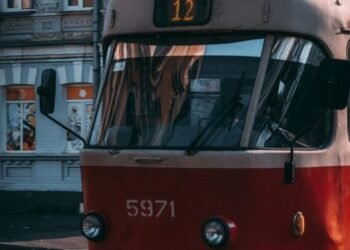 Трамвайні перепони у Києві: як не застрягти у заторах