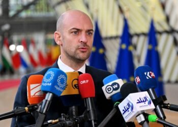 Путин должен согласиться на прекращение огня, иначе РФ ждут новые санкции, — Барро