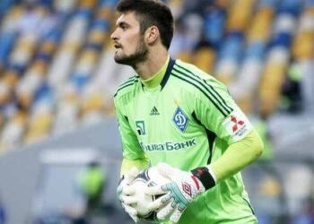 «Вообще не разговаривал чудак». Вратарь покинул Динамо по двум причина