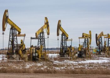 Санкции США и Британии в действии: Литва приостанавливает перевозки нефти «Лукойла»