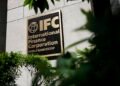 IFC приобретет доли в двух украинских страховых компаниях.