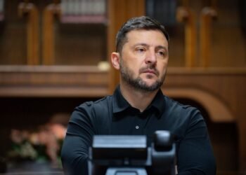 РФ говорит об ударе по резиденции Путина: Зеленский считает это подготовкой атаки на Киев