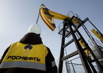 Санкции бьют по Кремлю: Индия уменьшает закупки российской нефти до минимума, — Bloomberg