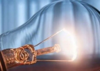 Київщина потерпає від тривалих відключень: години відсутності світла 21 грудня