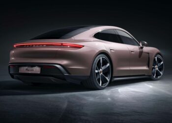 От Duster до Rolls-Royce: какие новые авто выбрали украинские водители в 2025 году