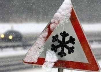 Траси Київщини під загрозою: водіїв закликають утриматися від поїздок