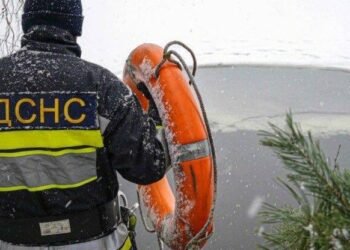 На Київщині святкування Водохреща у зоні ризику: рятувальники чергують на воді