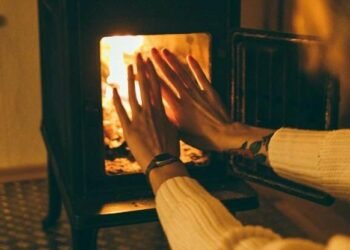 Тимчасове відключення тепла у Києві: де та скільки триватиме ремонт