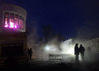 У Києві 16-річна дівчина впала в яму з окропом: поліція відкрила кримінальне провадження