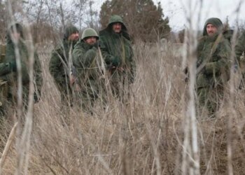 В армии РФ на Херсонском направлении солдат бросают в «ямы» за отказ идти в штурм