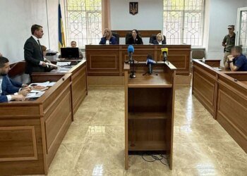 Вбивство підлітка на фунікулері в Києві: адвоката притягли до відповідальності за затягування судового процесу