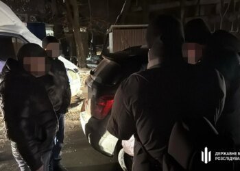 Вимагав у посадовця ТЦК $100 тисяч за "вирішення питання" через "зв'язки" з правоохоронцями: у Києві затримали шахрая