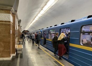 Між “Лівобережною” та “Арсенальною” курсуватиме один поїзд метро