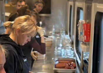 У Києві розгорнуть 50 мобільних кухонь з гарячою їжею — Свириденко