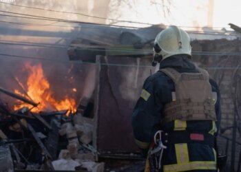 Россияне атаковали Сумскую область: спасатели ликвидировали пожары после обстрелов