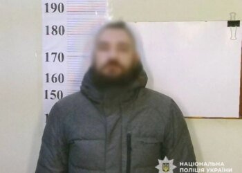 Чоловік порізав обличчя водію трамвая у Києві за прохання вийти з салону на кінцевій — поліція