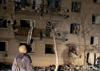 РФ разгромила фугасными бомбами пятиэтажку в Запорожском районе. ФОТО