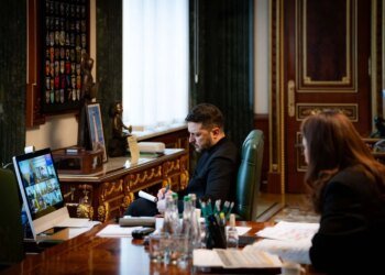 У Києві надзвичайно складна ситуація, чимало людей потребують негайної підтримки: Зеленський дав низку доручень урядовцям