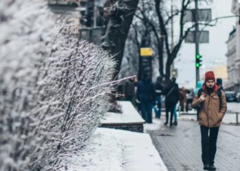 Впереди три тяжелые недели: морозы и удары РФ давят на энергосистему Украины