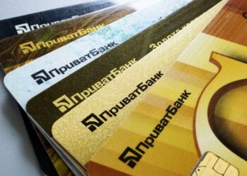 Касается всех клиентов ПриватБанка: важную услугу продлили на год