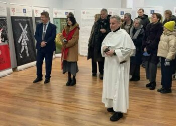 Лодзь приймає виставку українського митця «Трибунал для Росії», — ФОТО