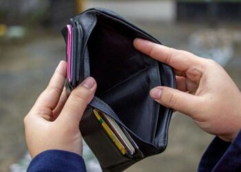 Зарплатный коллапс: какие компании Украины попали в список крупнейших должников