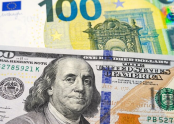 Сколько придется заплатить за 100 долларов на следующей неделе: банкир назвал сумму в гривне