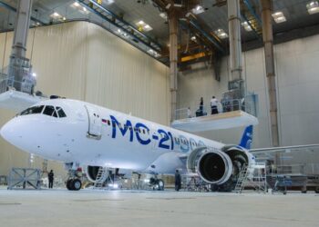 Серийный провал авиапрома РФ: почему флагманский МС-21 снова не взлетел