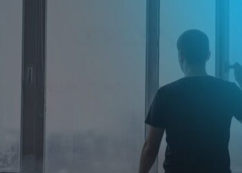 «Ледяная ловушка»: почему Украину накрыл ядовитый смог и когда станет легче дышать