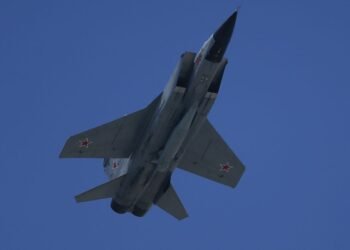 Россия подняла в небо МиГ-31К: есть угроза пуска «Кинжалов»