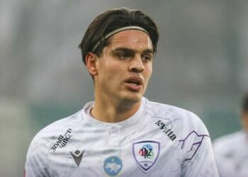 Сенсационный лидер УПЛ расторг контракт с украинским полузащитником