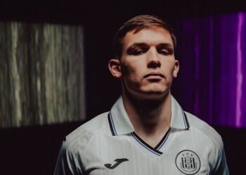 Сикан прокомментировал дебют за Андерлехт и отреагировал на свист фанатов