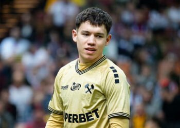 ВИДЕО. Украинский хавбек забил гол в чемпионате Польши. Команда идет первой