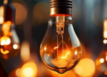 Київ частково залишиться без світла: графіки відключень на 5 січня