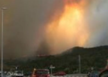 Пожежа заблокувала рух транспорту: де в Києві перекрито дороги