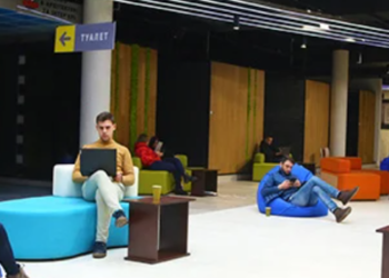 «Незламний хаб» проти блекауту: у Києві з’явився безкоштовний коворкінг, — ФОТО