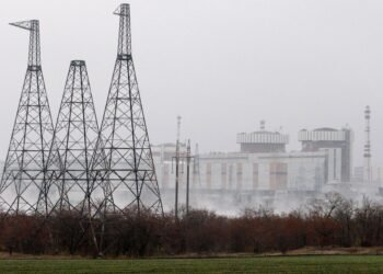 Россия заманивает людей на фронт под видом работы на АЭС