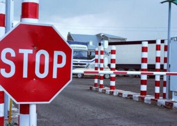 Выезд в Польшу временно усложнен: пограничники назвали причину остановки