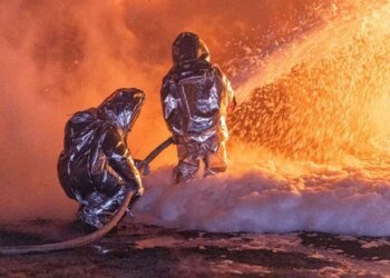 Київ під атакою балістичних ракет, у місті лунають вибухи