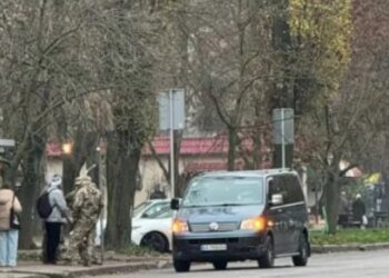 В Одессе мужчина напал на военных ТЦК