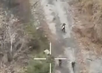 Неделями сидят без воды и еды: российские штурмовики группами сдаются под Часовым Яром