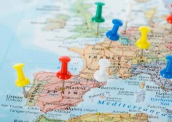 Статус украинцев в ЕС после войны: временная защита не станет автоматическим билетом к ПМЖ